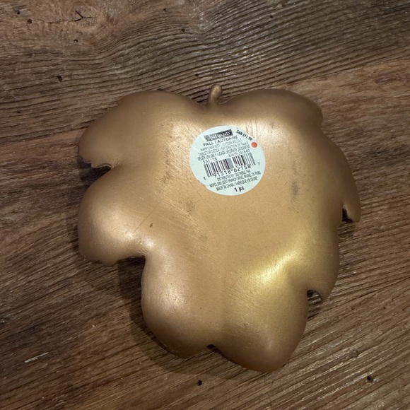 Ashland White and Gold Leaf Dish - Picture 2 of 2